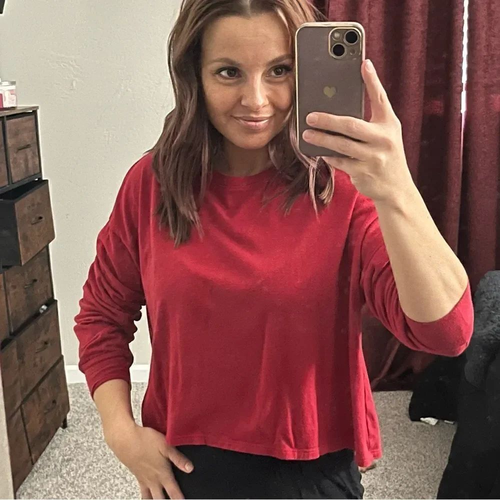 Hollister Cropped Long Sleeve Shirt Red Size XXS
